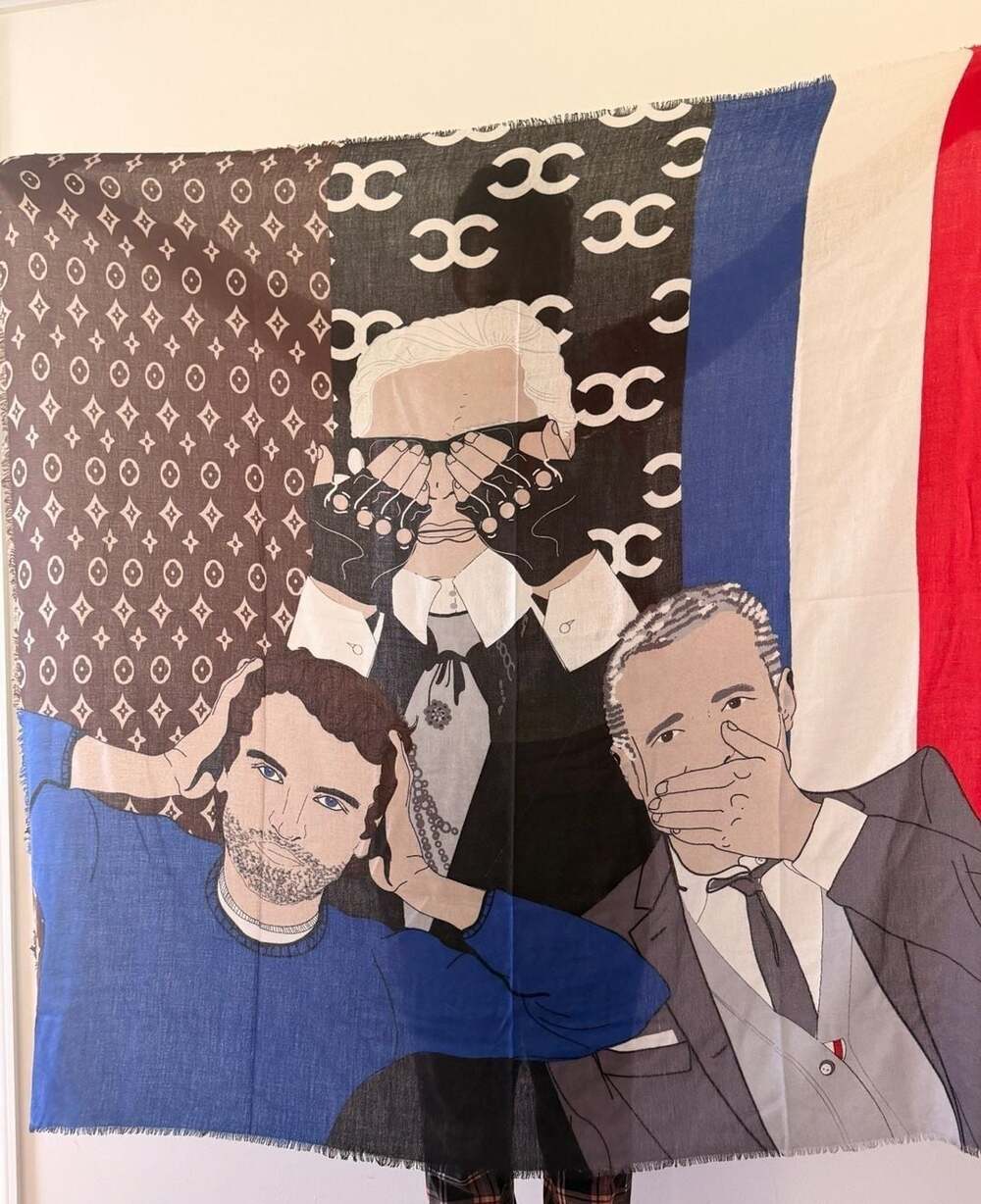 Yarnz Cashmere Wool Blend 'Three Wise Men of Fashion' Graphic Scarf